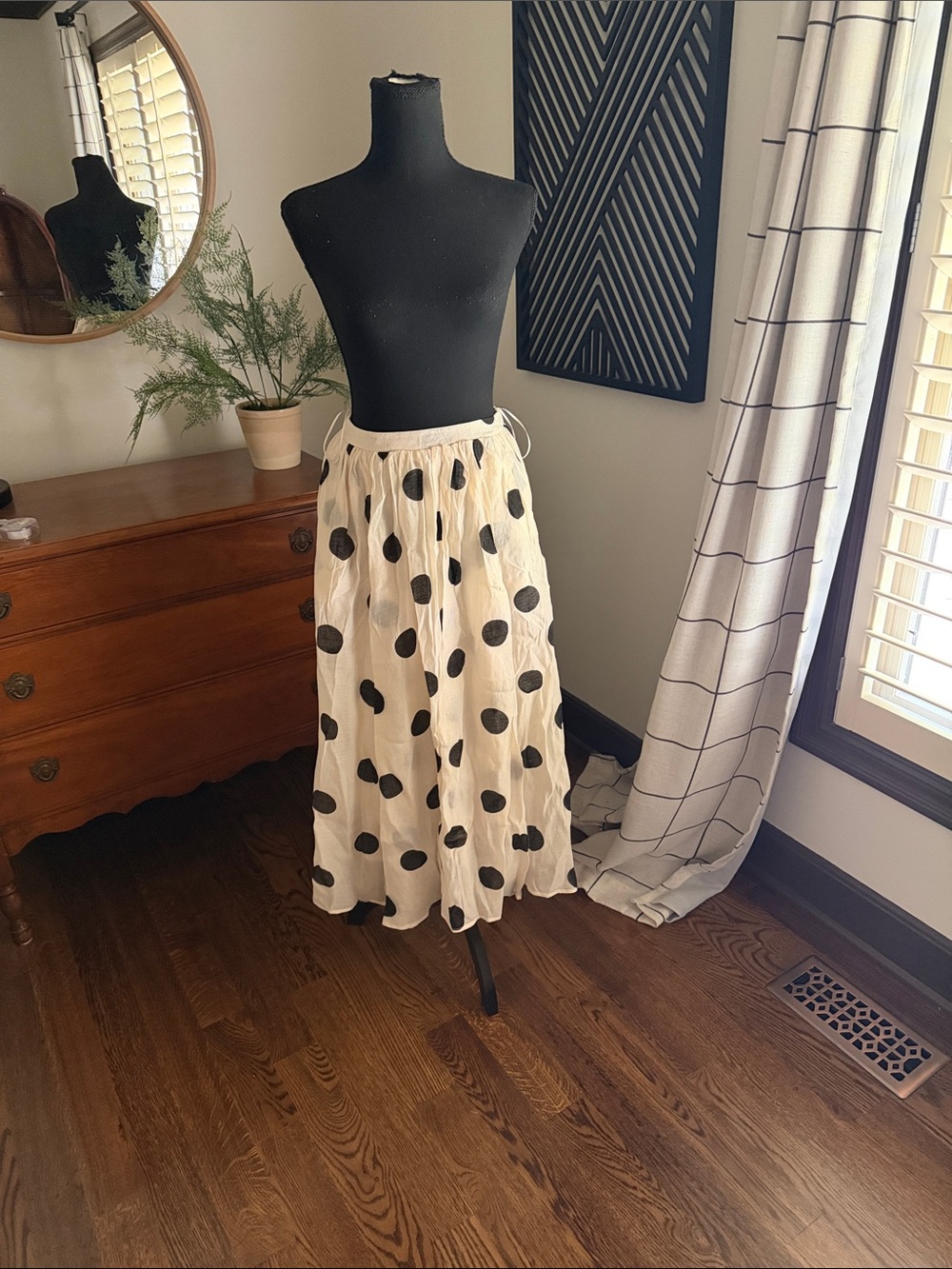 Urban Daizy Polka Dot Cream Maxi Skirt with Black Dots medium